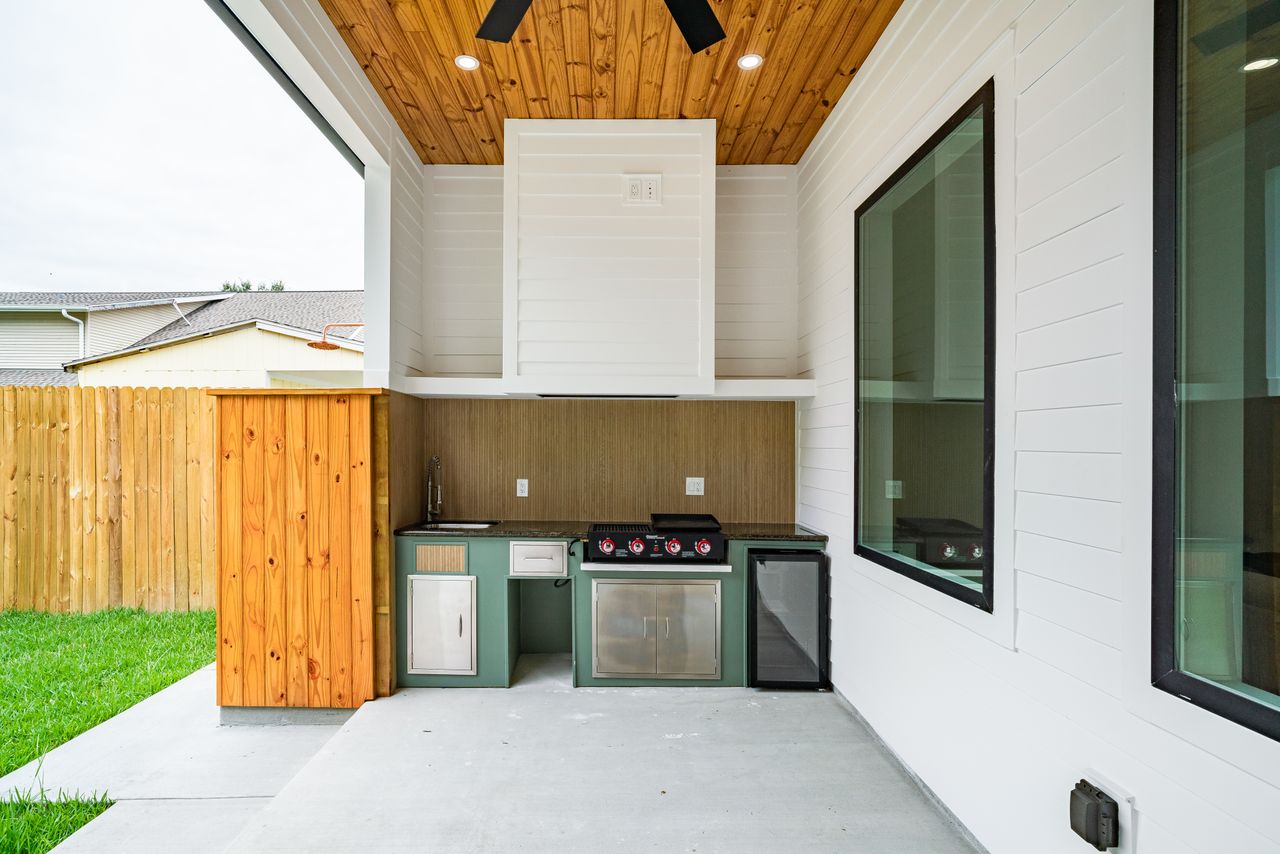 Outdoor Kitchen in Southwest Florida